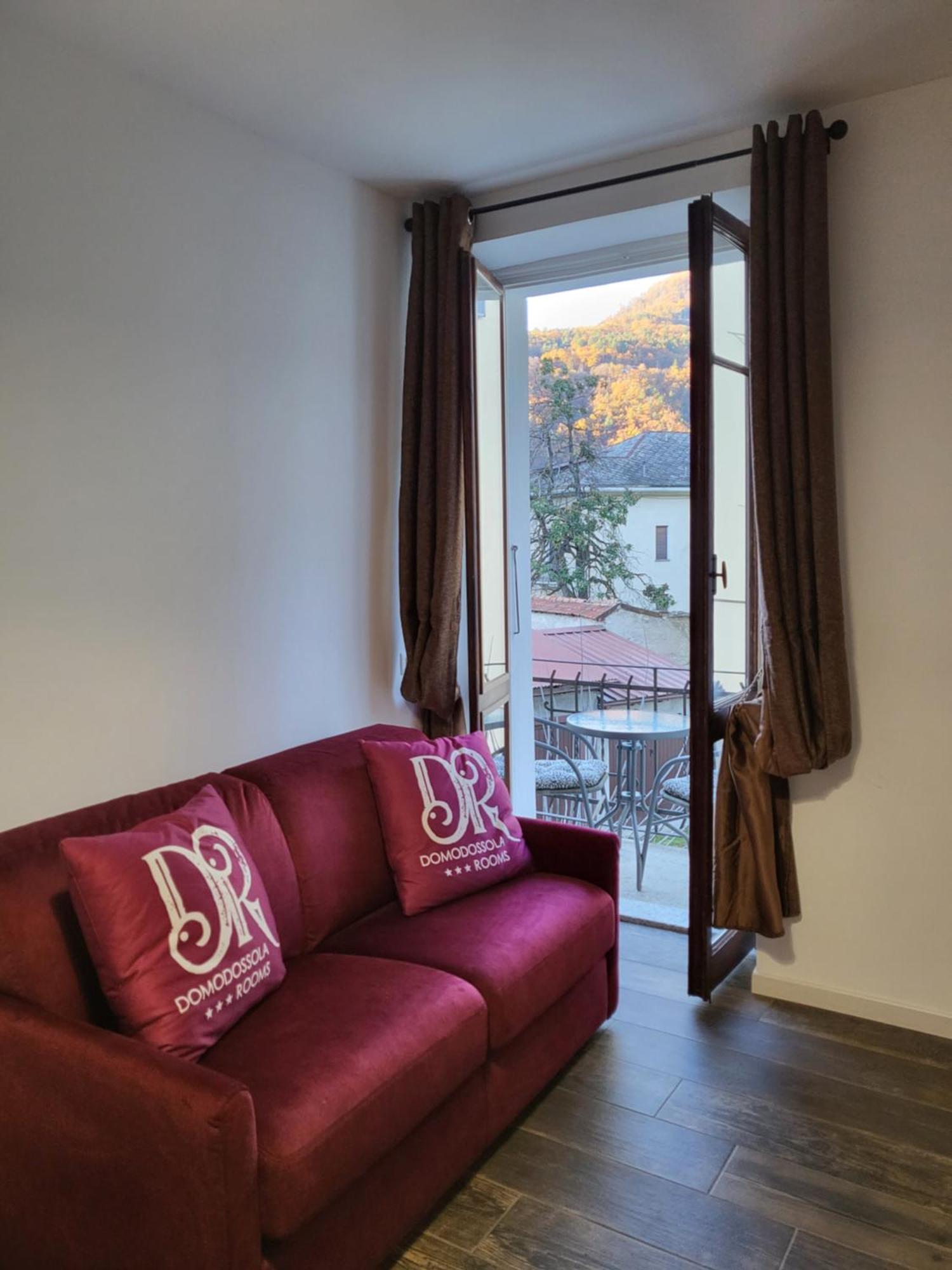 Alloggio Delizioso Domodossola Rooms المظهر الخارجي الصورة