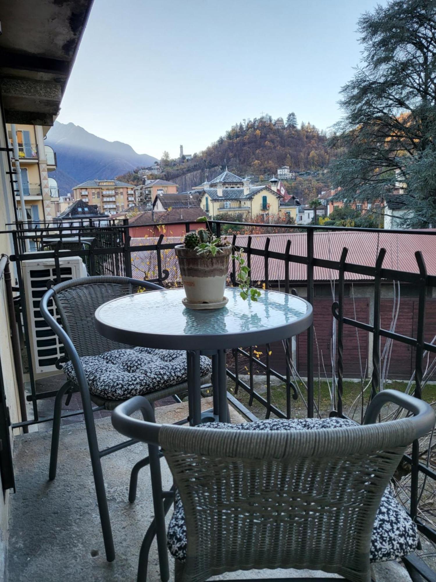 Alloggio Delizioso Domodossola Rooms المظهر الخارجي الصورة