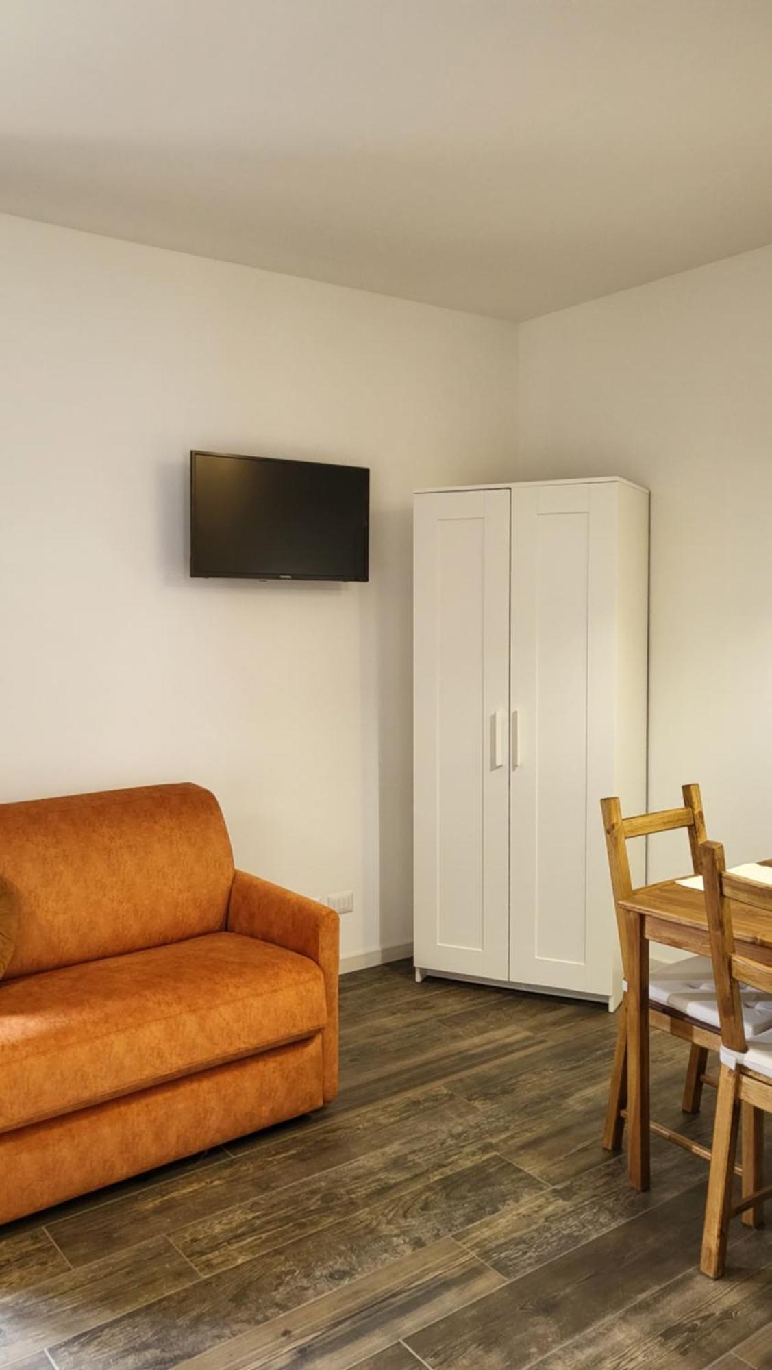 Alloggio Delizioso Domodossola Rooms المظهر الخارجي الصورة